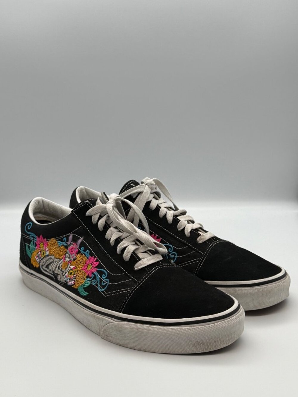 Vans Men Old Skool Dia De Muertos Sugar Skull Floral Embroidered Skate Sneakers